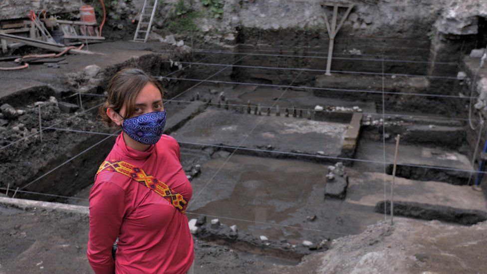 В Мехико обнаружили алтарь ацтеков с человеческим прахом