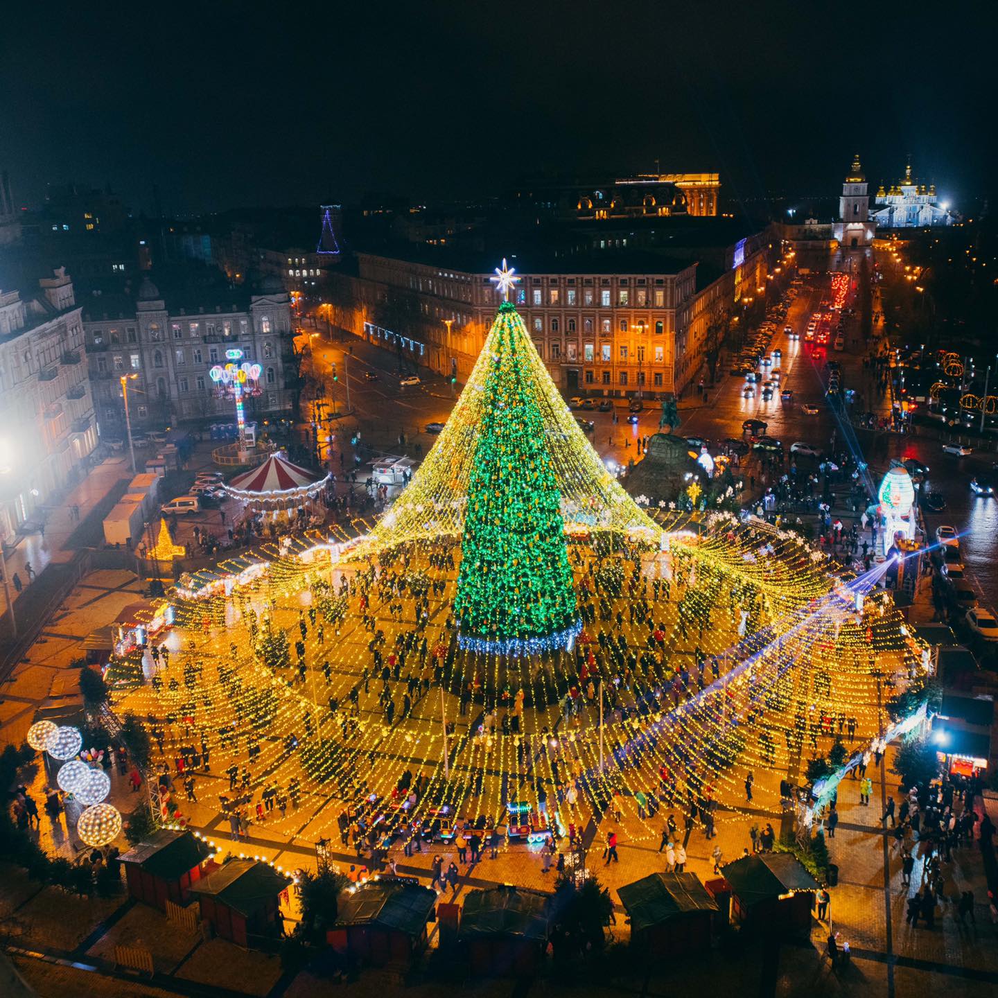 Новый год в Украине: когда открывают главную елку и сколько проработает праздничная зона.Вокруг Света. Украина