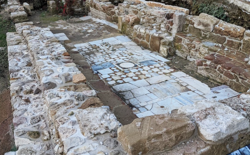В туристической Анталии обнаружили руины синагоги VII века