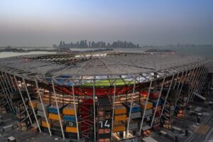 В Катаре к чемпионату мира по футболу построили эко-стадион из старых контейнеров