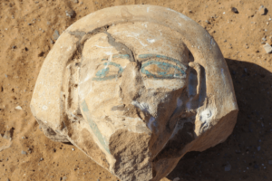 Близ Асуана обнаружили вырубленную в скале гробницу с двадцатью мумиями