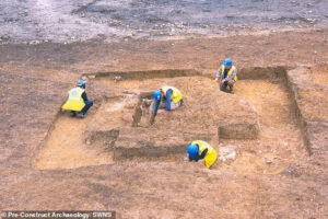 В древнем британском мавзолее найден крупнейший подпольный цех по обработке серебра