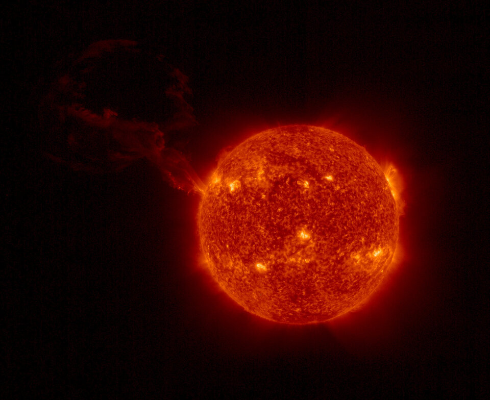 Зонд Solar Orbiter снял крупнейшее извержение на Солнце.Вокруг Света. Украина