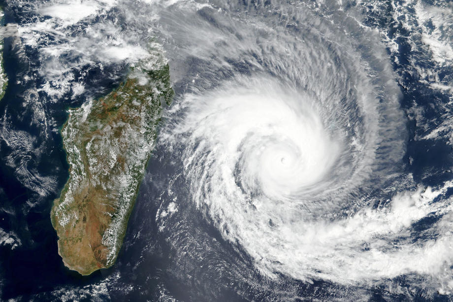 На Мадагаскар обрушился смертоносный циклон «Бацирай»